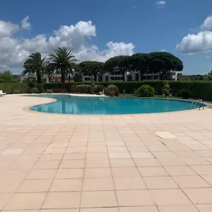 Appartement Spacious With Pool Located In The Marina Of, Mandelieu